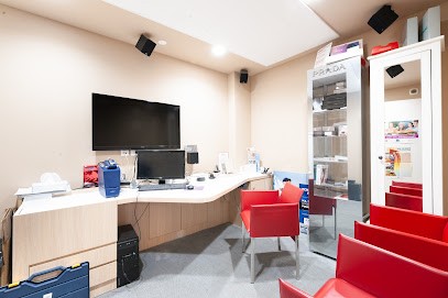 Audioprothésiste Montesson-Alain Afflelou Acousticien, Audioprothésiste à Montesson